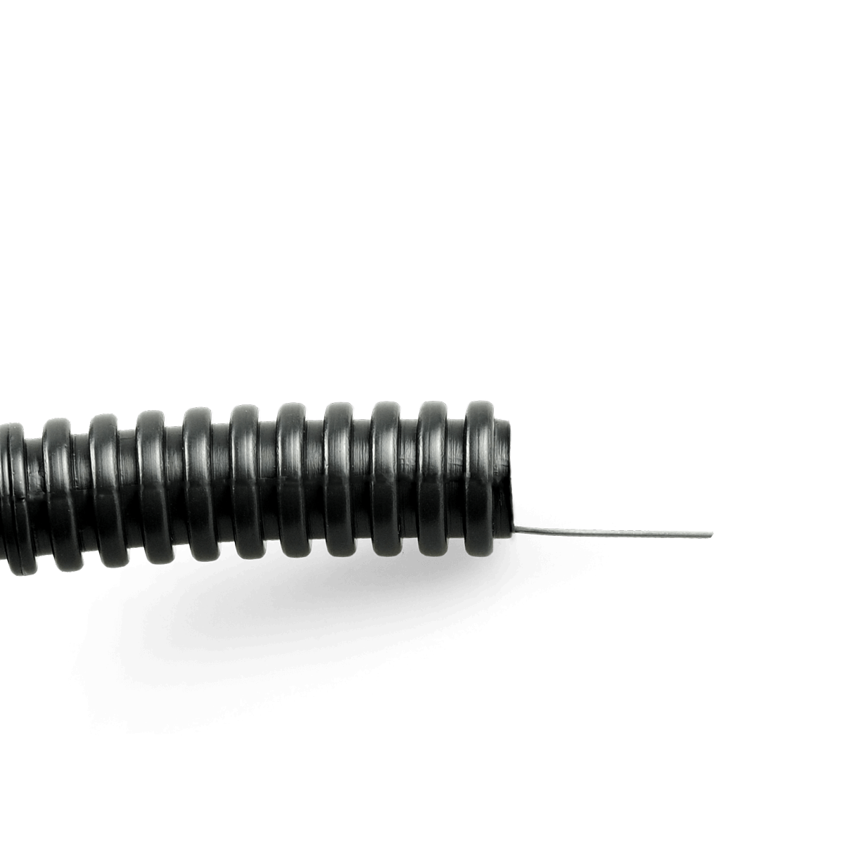 Труба гофрированная 16мм ПНД (черная) с зондом легкая